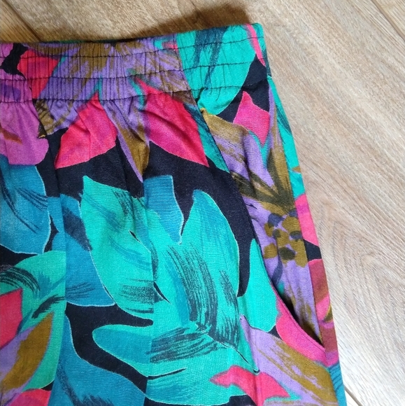 Vintage Floral Skirt with Pockets - Picture 4 of 4